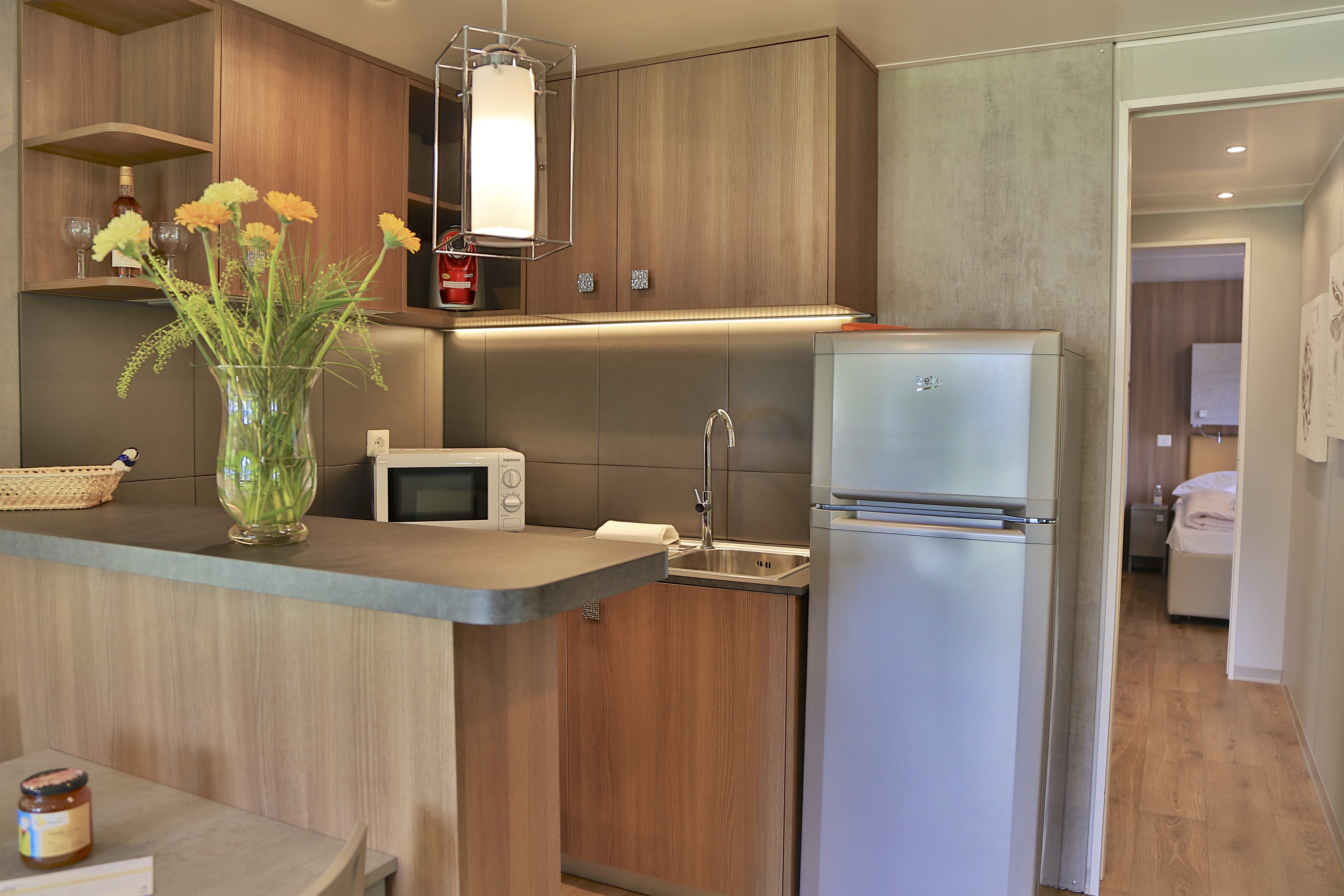 Luxuscamping - Schweiz - Bungalow MIMOSA am Camping Tamaro Resort