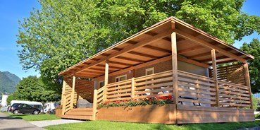 Luxuscamping - PLZ 6598 (Schweiz) - Aussenausicht - Bungalow VIOLA am Camping Tamaro Resort