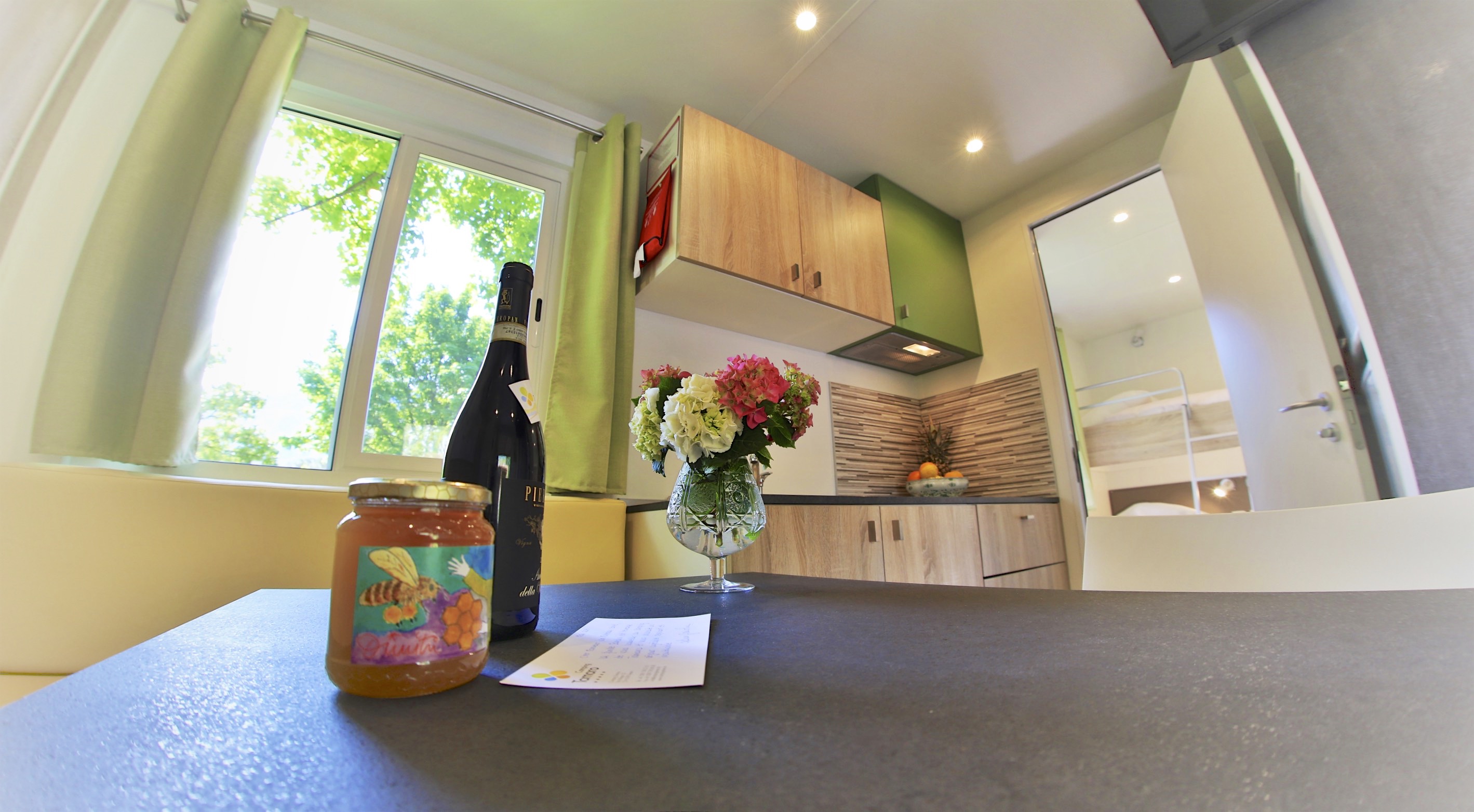 Luxuscamping - Schweiz - Bungalow VIOLA am Camping Tamaro Resort