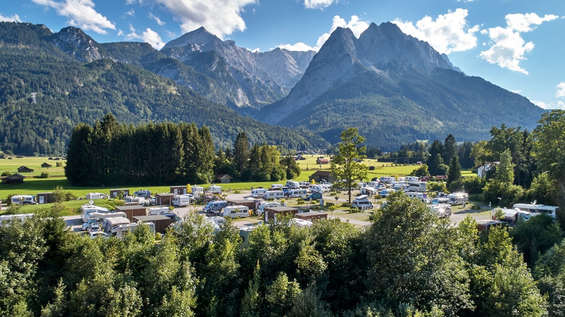 Glampingunterkunft: Schlaffässer im Camping Resort Zugspitze