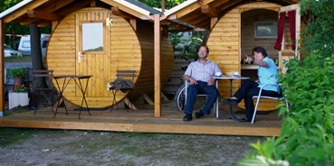 Luxuscamping - Art der Unterkunft: spezielle Unterkunft - Ganz rustikal mit kleiner Terrasse - Weinfässer auf Ihrem königlichem Campingpark Sanssouci zu Potsdam/Berlin