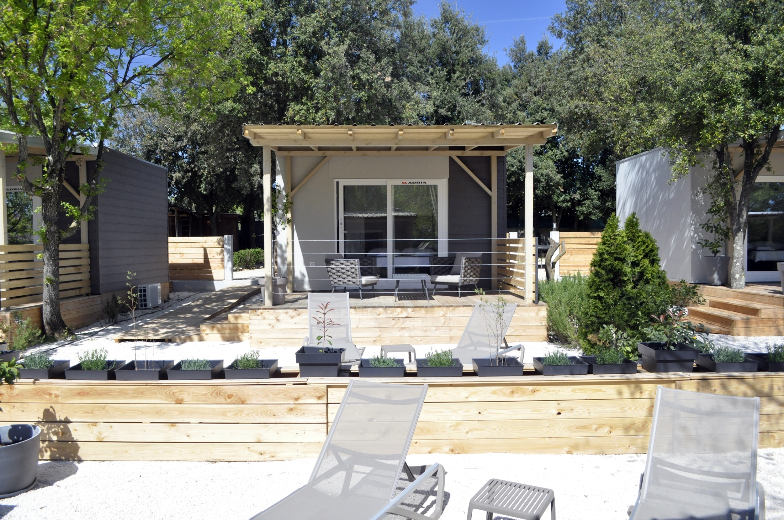 Luxuscamping - Gartenmöbel - Istrien - Bed and breakfast mobile home with terrace and garden - B&B Suite Mobileheime für 2 Personen mit eigenem Garten B&B Suite Mobileheime für 2 Personen mit eigenem Garten