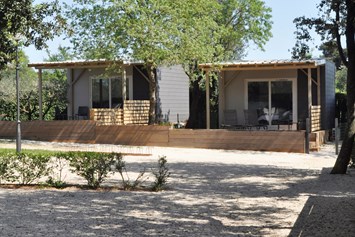 Glampingunterkunft: Bed and breakfast mobile home with terrace and garden - B&B Suite Mobileheime für 2 Personnen mit eigenem Garten