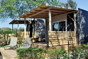 Glampingunterkunft: Pet friendly bed and breakfast mobile home - B&B Suite Mobileheime für 2 Personnen mit eigenem Garten