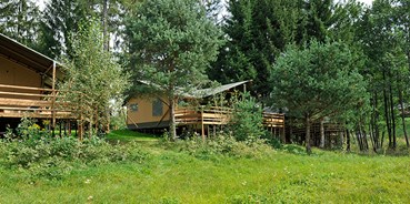 Luxuscamping - Tiroler Unterland - Safari-Lodge-Zelt "Rhino Deluxe" - Safari-Lodge-Zelt "Rhino Deluxe" am Nature Resort Natterer See
