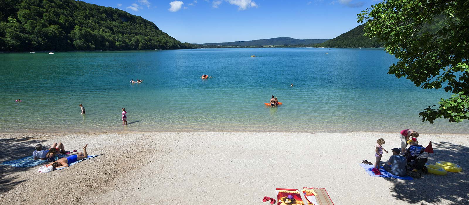 Glampingunterkunft: Mobilheime Loggia und Residence auf Domaine de Chalain