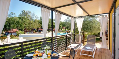 Luxuscamping - Mediterranean Prestige auf dem Aminess Maravea Camping Resort