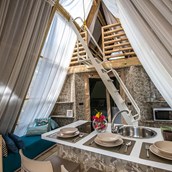 Luxuscamping: Premium two bedroom lodge tent auf dem Arena One 99 Glamping