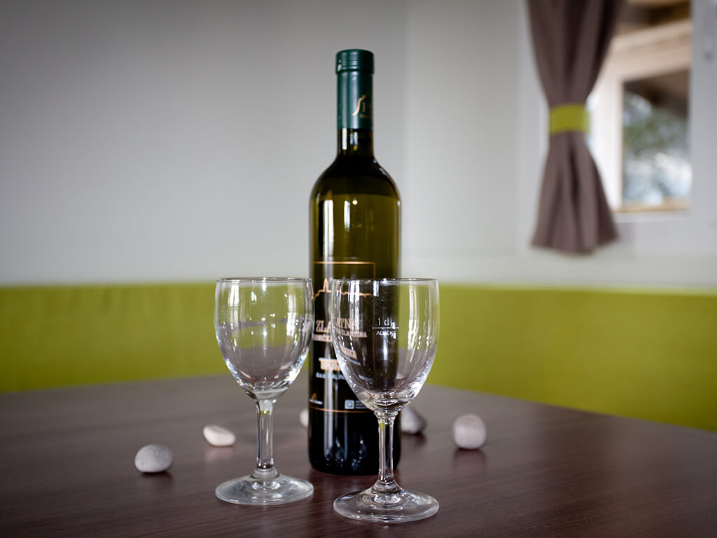 Luxe kamperen - Krk - Campingplatz Slamni - Meinmobilheim Premium Mare auf dem Campingplatz Slamni