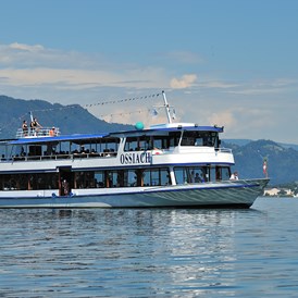 Glampingunterkunft: Schifffahrt am Ossiacher See - Ferienhaus Premium am Seecamping Berghof