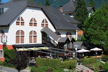 Glampingunterkunft: Landgasthaus Berghof - Ferienhaus Premium am Seecamping Berghof