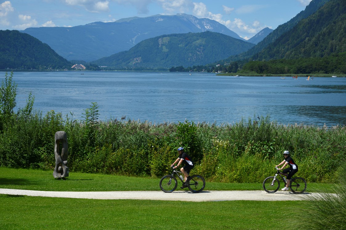 Glampingunterkunft: Radfahren am Ossiacher See - Ferienhaus Deluxe am Seecamping Berghof