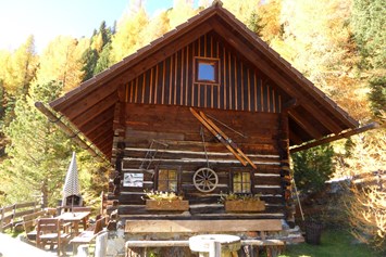 Glampingunterkunft: Die Petra Hütte mit Platz für 7 Personen - Bergheim Schmidts Almhütten und Stellplätze